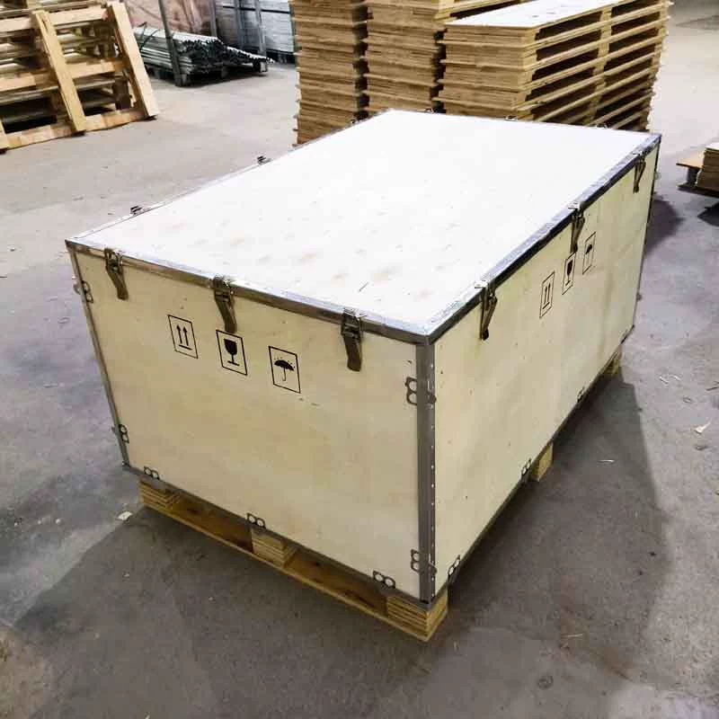 钢带木箱